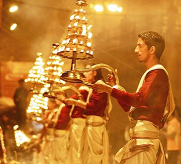 Varanasi : Day Tour with Guide & Evening Aarti (Worship)